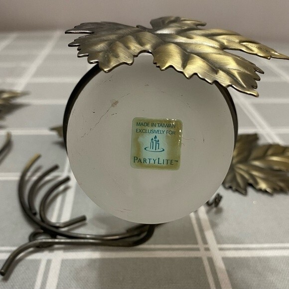 PartyLite Pair Grape Leaf Wall Sconces Candle Holder Frosted Glass Votives P7751 - Picture 3 of 9